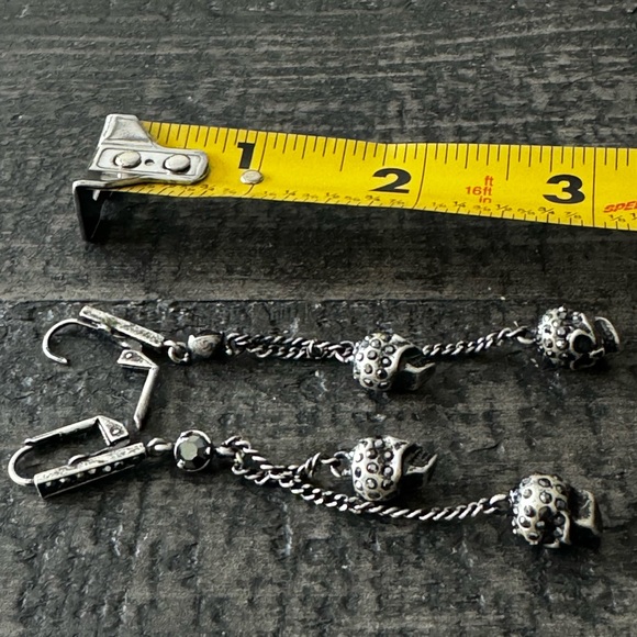 Bohemian style dangle drop sculls earrings in aged tone metal with rhinestones - Picture 5 of 7